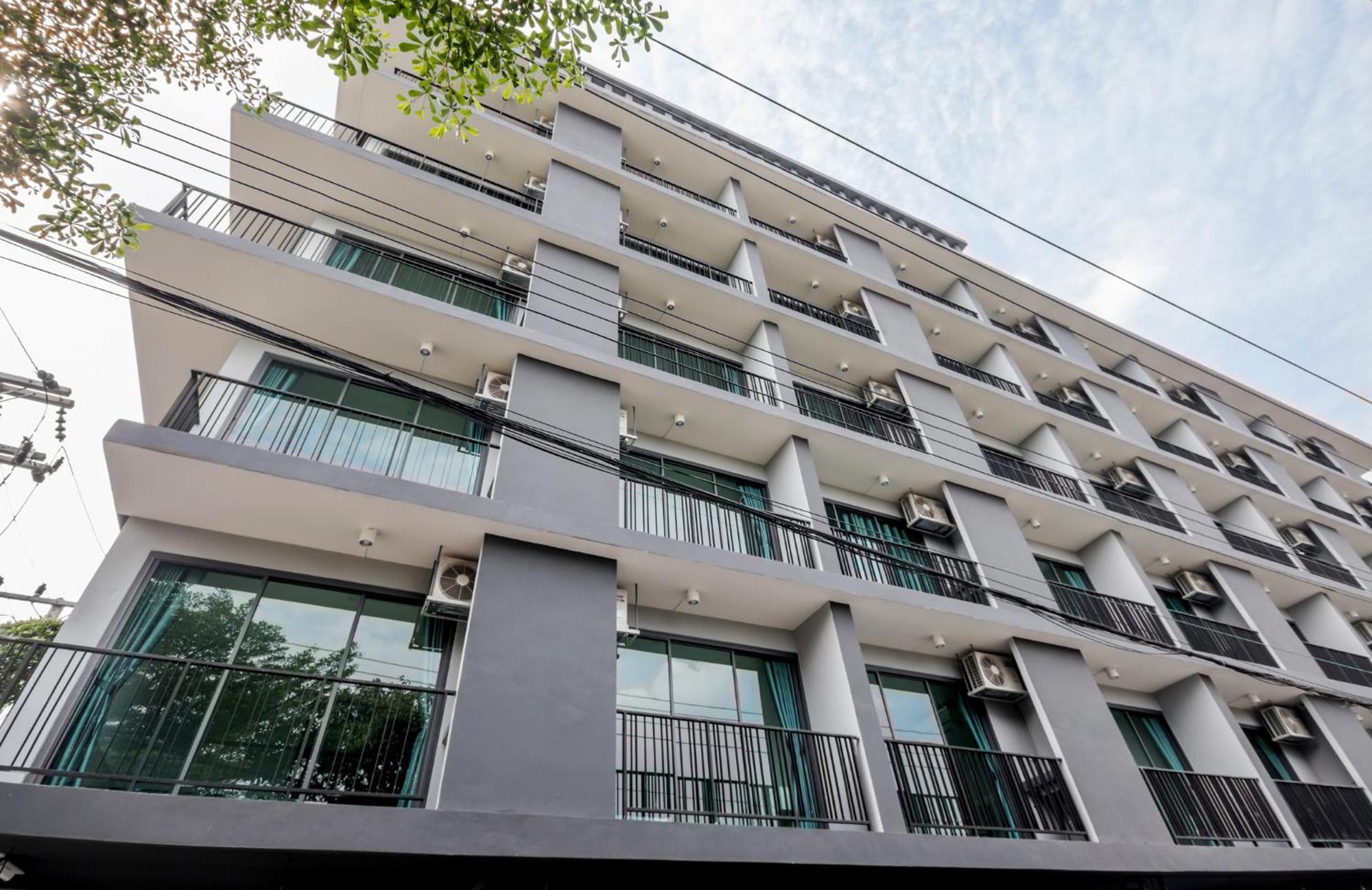 Nidhra นิทรา Apartamento Ban Lat Krachaeng Exterior foto